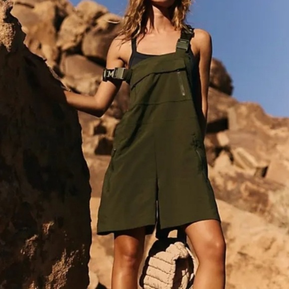 FP Movement by Free People Pants - EUC FP MOVEMENT BY FREE PEOPLE
HIT THE HILLS SHORTSIE